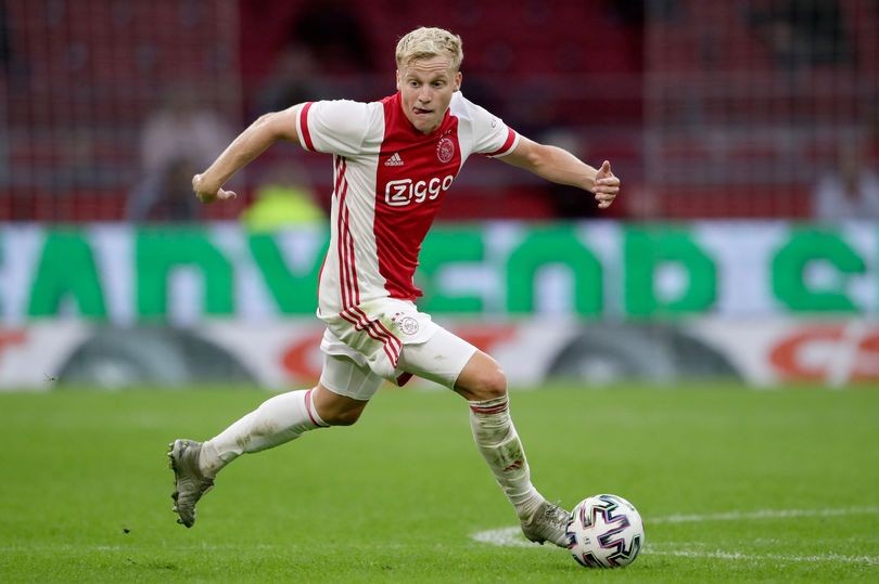 Ngỡ ngàng với mức lương của Van de Beek tại Man Utd - Bóng Đá