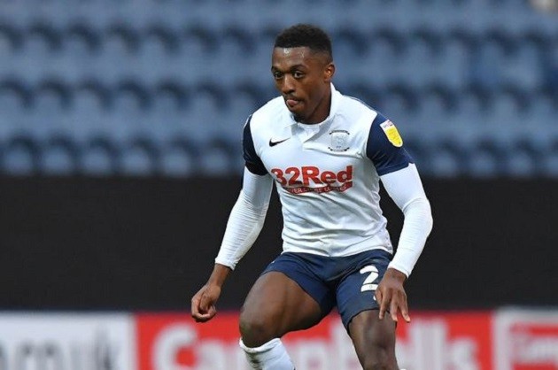 Preston 1-0 Sheffield Wednesday: Darnell Fisher grabs Callum Paterson's private parts during game - Bóng Đá