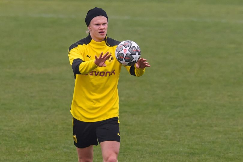 Erling Haaland hiện diện trên sân tập của Man Utd - Bóng Đá