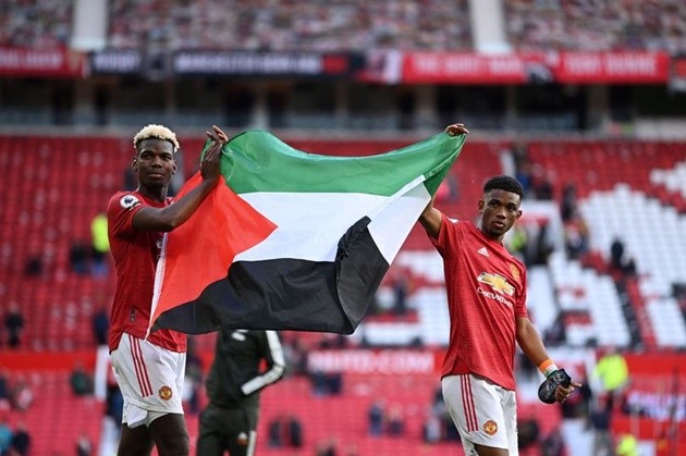 Ole Gunnar Solskjaer comments on Paul Pogba and Amad carrying Palestinian flag - Bóng Đá