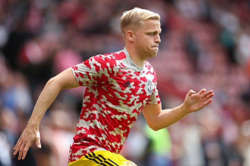 Manchester United hint at new role for Donny van de Beek vs Wolves - Bóng Đá