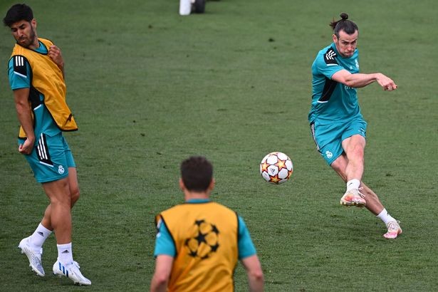 Bale lại khiến Liverpool 