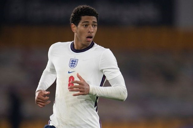 ‘SO COMFORTABLE’: ROY KEANE WOWED BY MIDFIELDER LIVERPOOL REPORTEDLY WANT - Bóng Đá