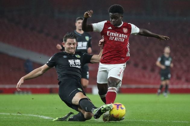 Mark Lawrenson chỉ ra lý do Arsenal không thể thắng Burnley - Bóng Đá