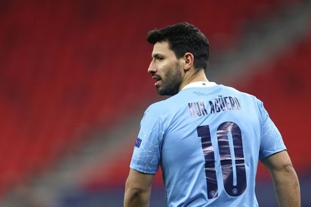 Man Utd fans say 'cancel next season' as Sergio Aguero's Man City exit could prove deadly - Bóng Đá