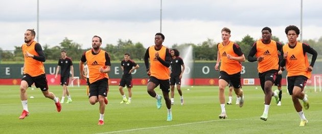 Juan Mata can adapt to new Manchester United role after contract signing - Bóng Đá