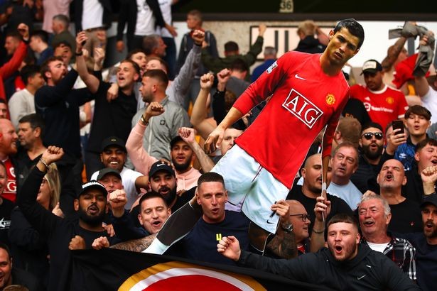 Paul Pogba must consider Manchester United position change to link up with Cristiano Ronaldo - Bóng Đá