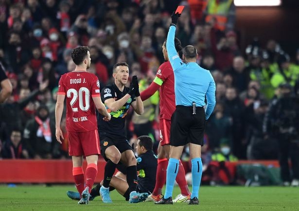 Rio Ferdinand brands Alexis Sanchez 