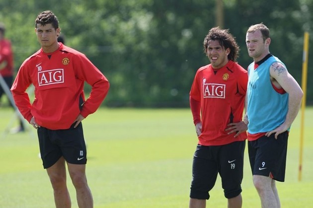 Carlos Tevez names seven Manchester United players in ultimate dream XI - Bóng Đá