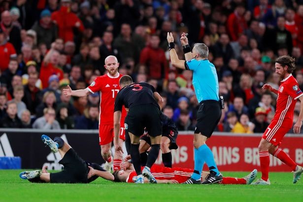 James says he was not knocked unconscious in Wales draw - Bóng Đá