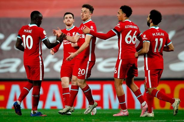 BLĐ Liverpool ra quyết định gây sốc với hàng thủ giữa thảm cảnh chấn thương - Bóng Đá