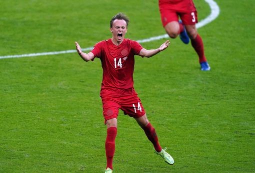 Reds plotting 'decisive assault' for Damsgaard - Bóng Đá