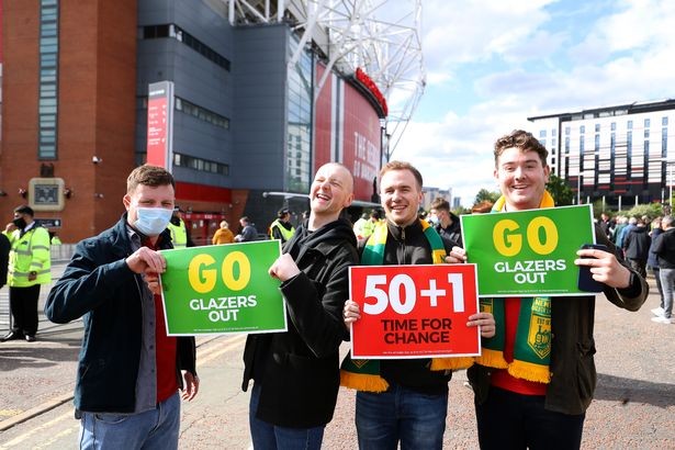 Old Trafford sôi động trở lại, Man Utd vẫn chưa yên ổn - Bóng Đá
