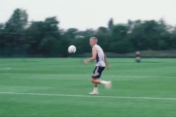 Zinchenko thể hiện kỹ năng vượt trội ở Arsenal - Bóng Đá