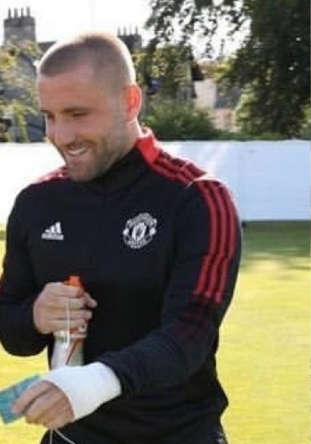 Luke Shaw and Anthony Martial return to Manchester United training - Bóng Đá