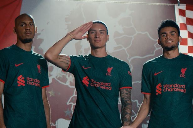 Liverpool ra mắt áo đấu thứ 3 tuyệt đẹp - Bóng Đá