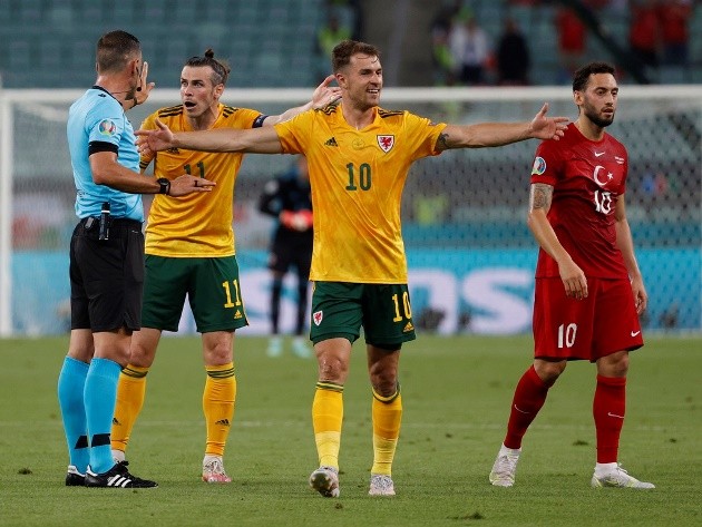 Wales - Đan Mạch:  - Bóng Đá