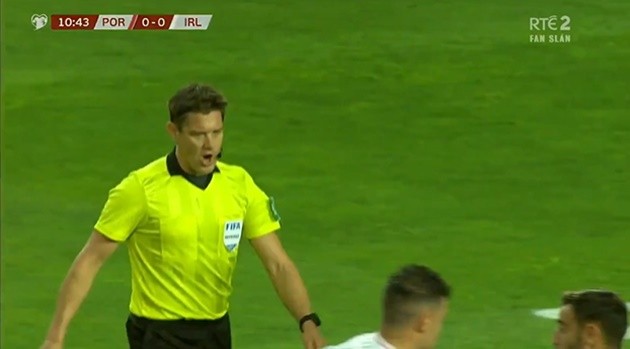 Máu quỷ trỗi dậy, Ronaldo tẩn đối thủ trước chấm 11 mét - Bóng Đá