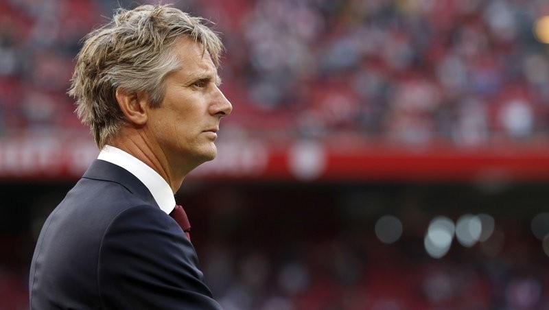 United target Van Der Sar happy at Ajax - Bóng Đá