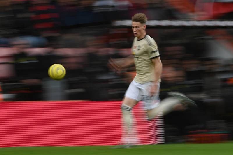 Top 10 cầu thủ lột xác ngoạn mục mùa này: Ngả mũ trước 