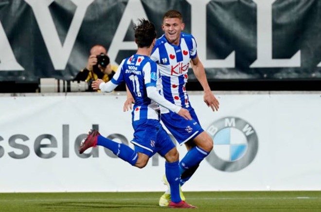 Văn Hậu tiếp tục dự bị, SC Heerenveen thắng đội bóng vừa thắng Manchester United - Bóng Đá