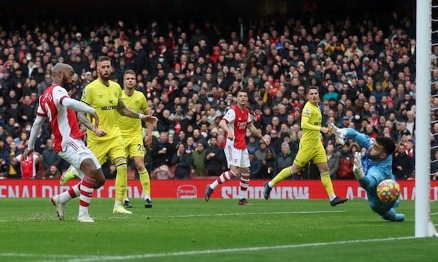 5 điểm nhấn Arsenal 2-1 Brentford: Hai xe đua thi nhau bắn phá; Lacazette than trời với trọng tài - Bóng Đá