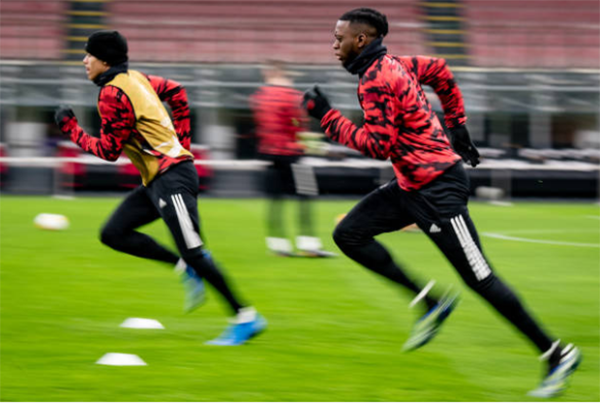 TRỰC TIẾP AC Milan vs Man Utd: Pogba, De Gea trở lại trên ghế dự bị - Bóng Đá