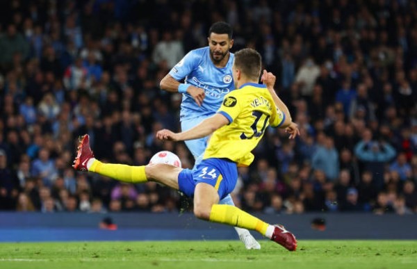 Thắng dễ Brighton, Man City đòi lại ngôi đầu NHA từ tay Liverpool - Bóng Đá