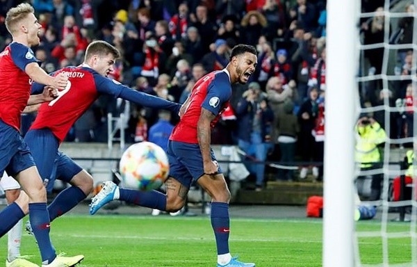 Erik ten Hag should target Harry Kane and Declan Rice following Manchester United move, says Jamie Redknapp - Bóng Đá