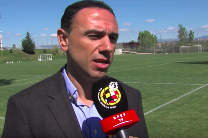 Francis Cagigao not bitter over Arsenal exit as he reveals how close Gunners were to Messi and Pique deals - Bóng Đá