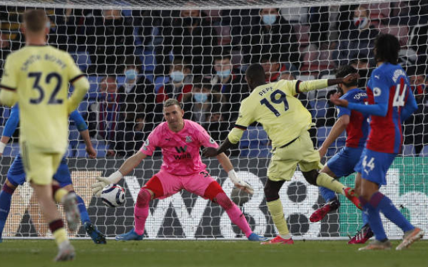 4 điều có thể bạn bỏ lỡ trận Ba Lan 1-1 Anh: Hỗn chiến; Kỷ lục của Kane - Bóng Đá