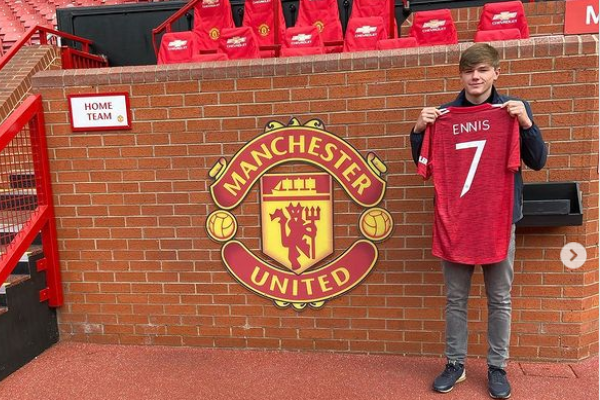 Ethan Ennis confirms he has signed for Manchester United from Liverpool - Bóng Đá