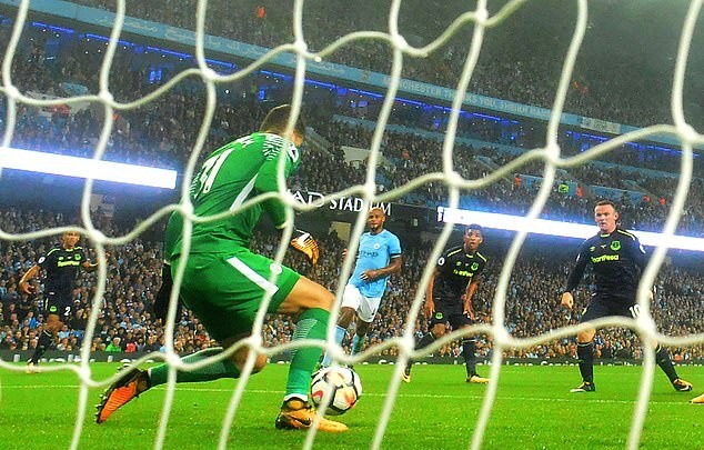 Leeds United are in advanced talks to sign Mickaël Cuisance on a permanent deal from Bayern - Bóng Đá