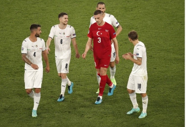 Trung vệ Juve phản lưới nhà, 'tặng' Ý bàn thắng đi vào lịch sử EURO - Bóng Đá