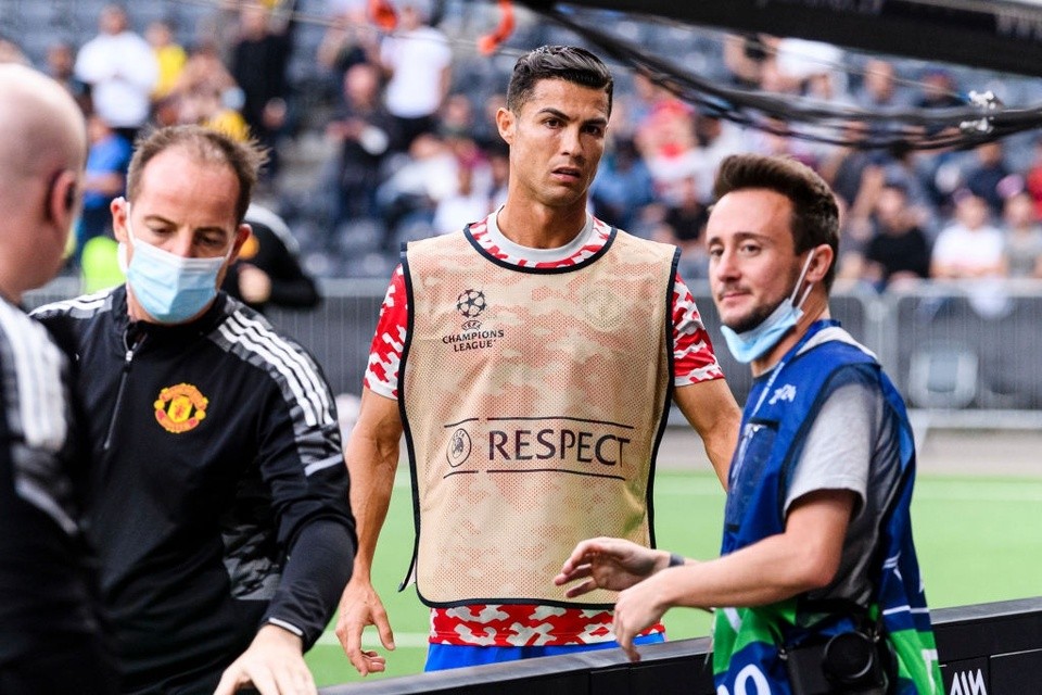 Ronaldo để lại hành động đẹp khi Man Utd bại trận - Bóng Đá