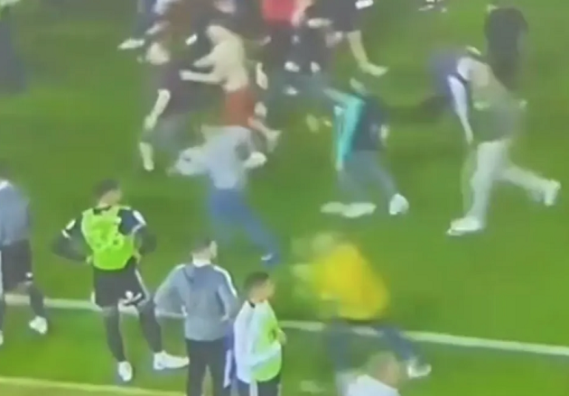 Ăn mừng quá khích CĐV Nottingham Forest gây ra họa lớn - Bóng Đá