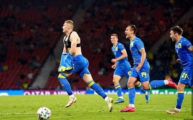 Sweden ace Marcus Danielson sent off for potential leg breaker on Ukraine’s Besedin - Bóng Đá