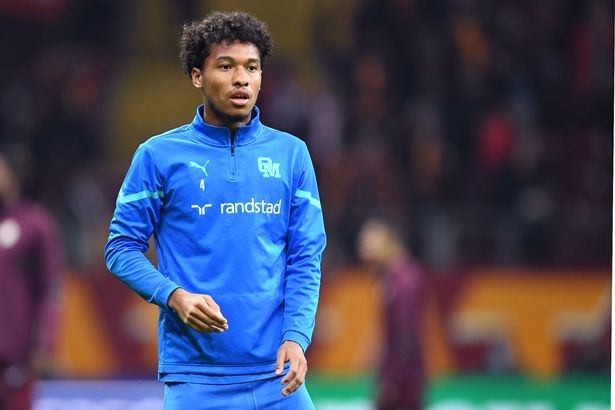 5 cầu thủ cao nhất Premier League hiện tại - Bóng Đá