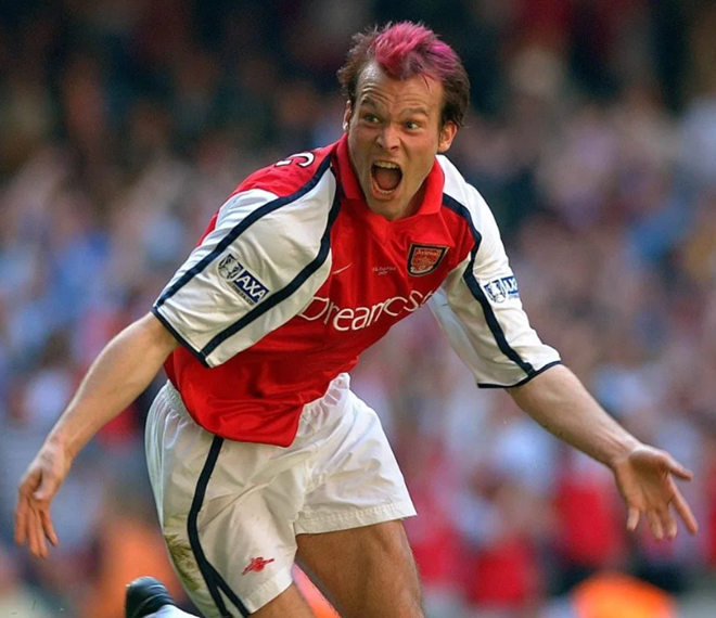 senal interim manager Freddie Ljungberg had red hair, modelled pants for Calvin Klein and married Spurs fan Natalie - Bóng Đá