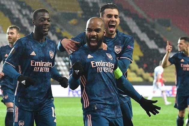 Steven Gerrard sends class message to Mikel Arteta after Arsenal thrash Slavia Prague  - Bóng Đá