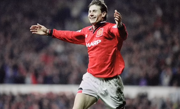 Trước Van de Beek, 10 cầu thủ Man Utd đến Everton thể hiện ra sao? - Bóng Đá