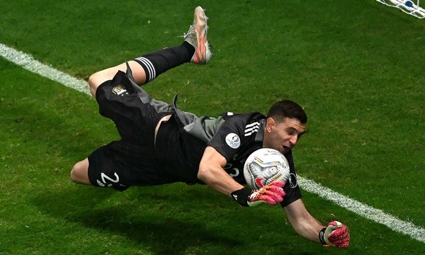 Mục tiêu 40 triệu bảng 