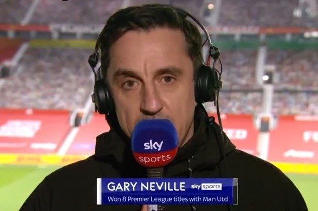 Gary Neville names two things Edinson Cavani does better than Manchester United teammates - Bóng Đá