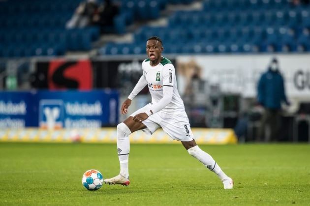 Người thay thế Wan-Bissaka và 4 tài năng Bundesliga khác để Man Utd chiêu mộ - Bóng Đá