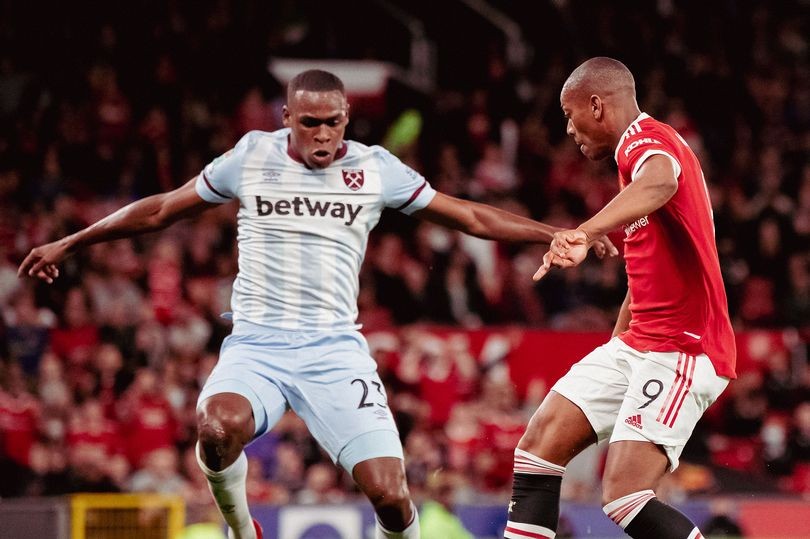 Fans lose patience with Anthony Martial as Manchester United crash out of Carabao Cup - Bóng Đá