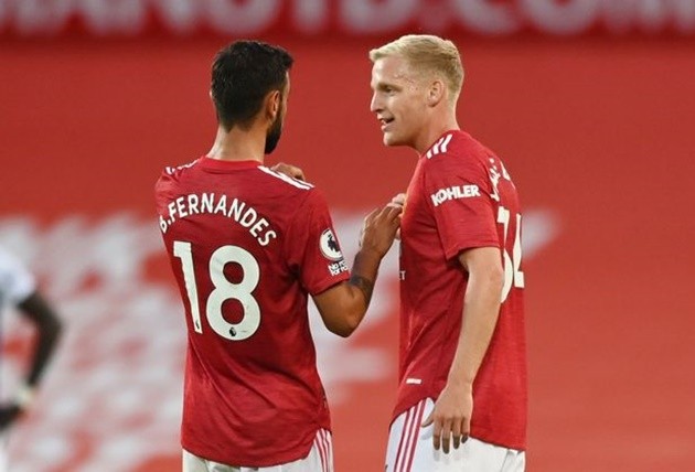 Van de Beek: “Everybody knows how important Bruno is for the team” - Bóng Đá