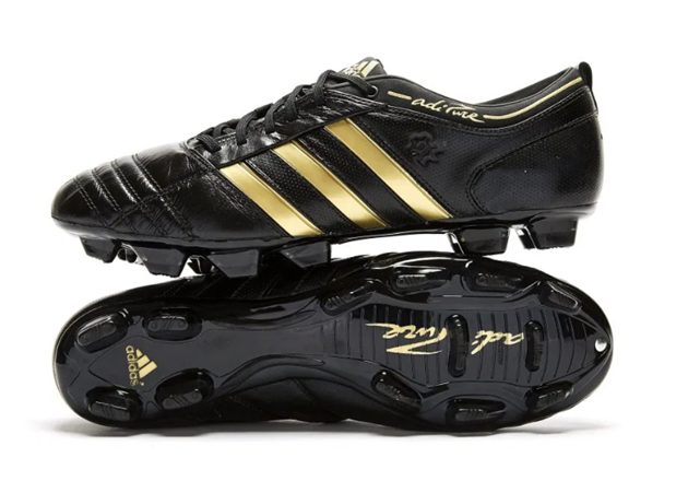 Aubameyang, Benzema and Luiz swear by RareBoots4U, a company that specialises in selling vintage boots for £500 a pair - Bóng Đá