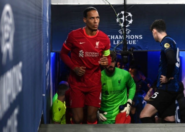 ảnh van dijk xiên dzeko - Bóng Đá