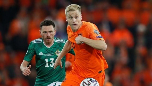 Fred’s amazing paradise getaway with wife Monique - Bóng Đá