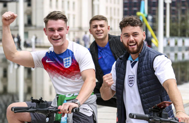 Millions of England fans party into the night as Three Lions score FOUR times to clinch historic Euro semi-final - Bóng Đá